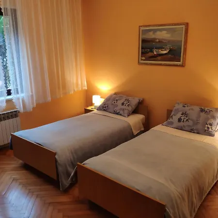 Rafael Apartmán *